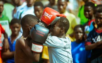 Jak ładnie zapakować kosz?